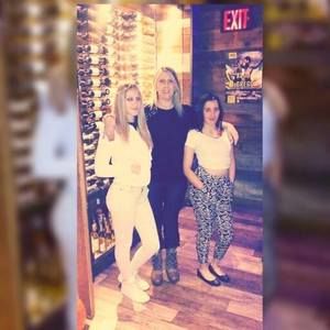 Meet your Posher, Rena